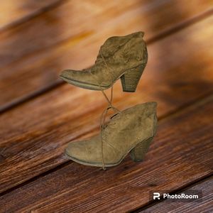 Mia Finnegan Ankle Boots